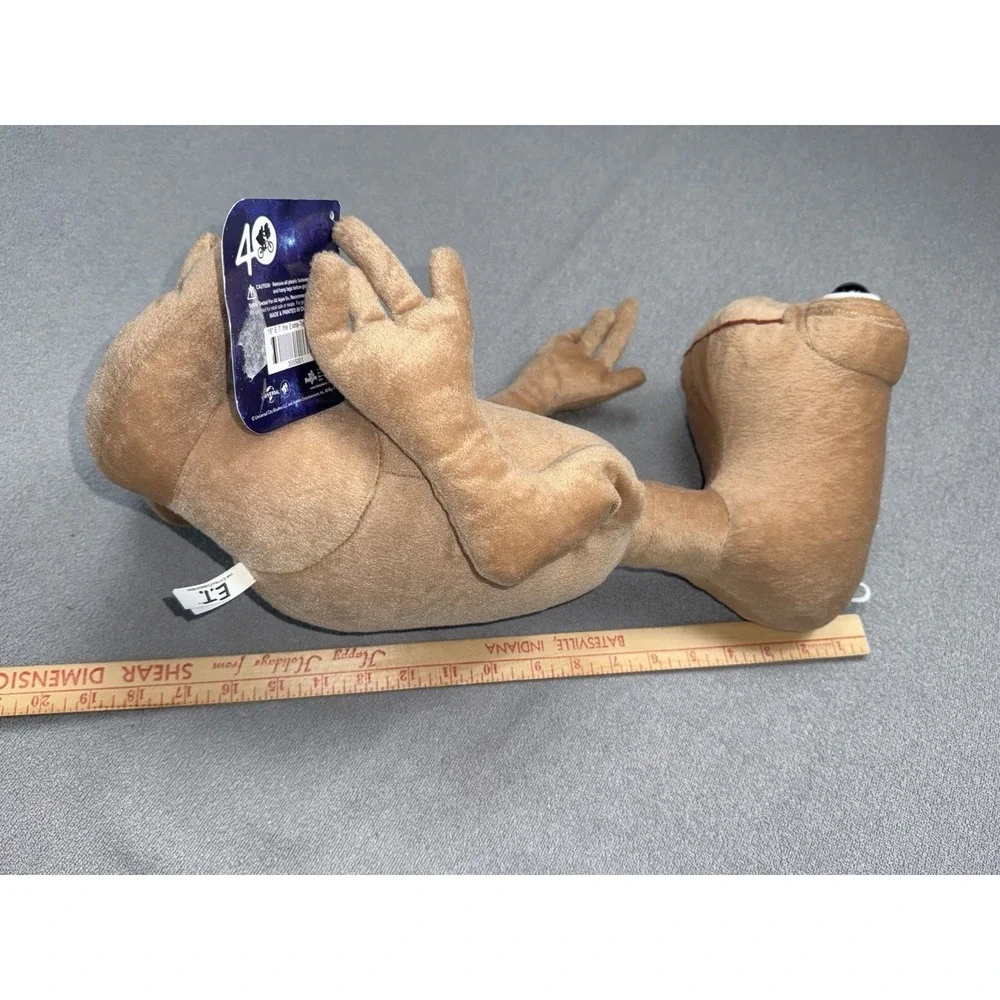 NWT 2001 Toys E.T. Extra-Terrestrial Plush 28